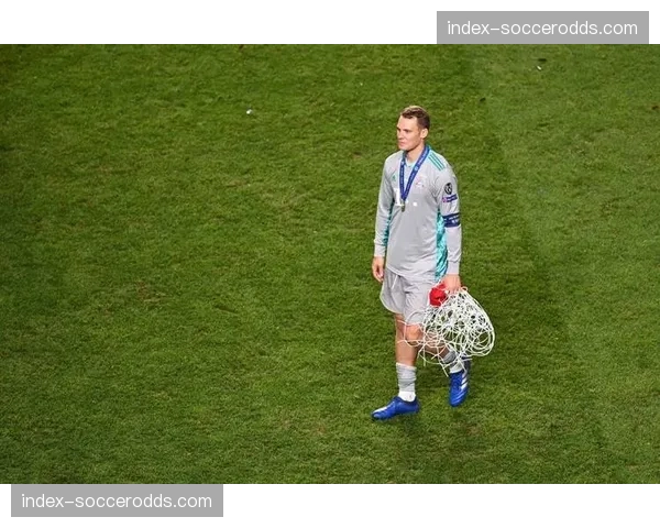 诺伊尔再现神扑，力保拜仁在数据被动阶段不丢球